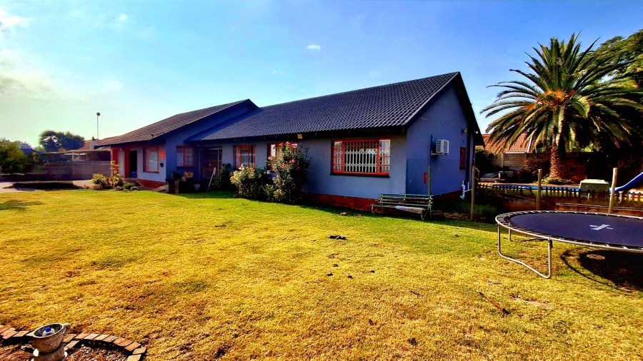 4 Bedroom Property for Sale in Vaalpark Free State